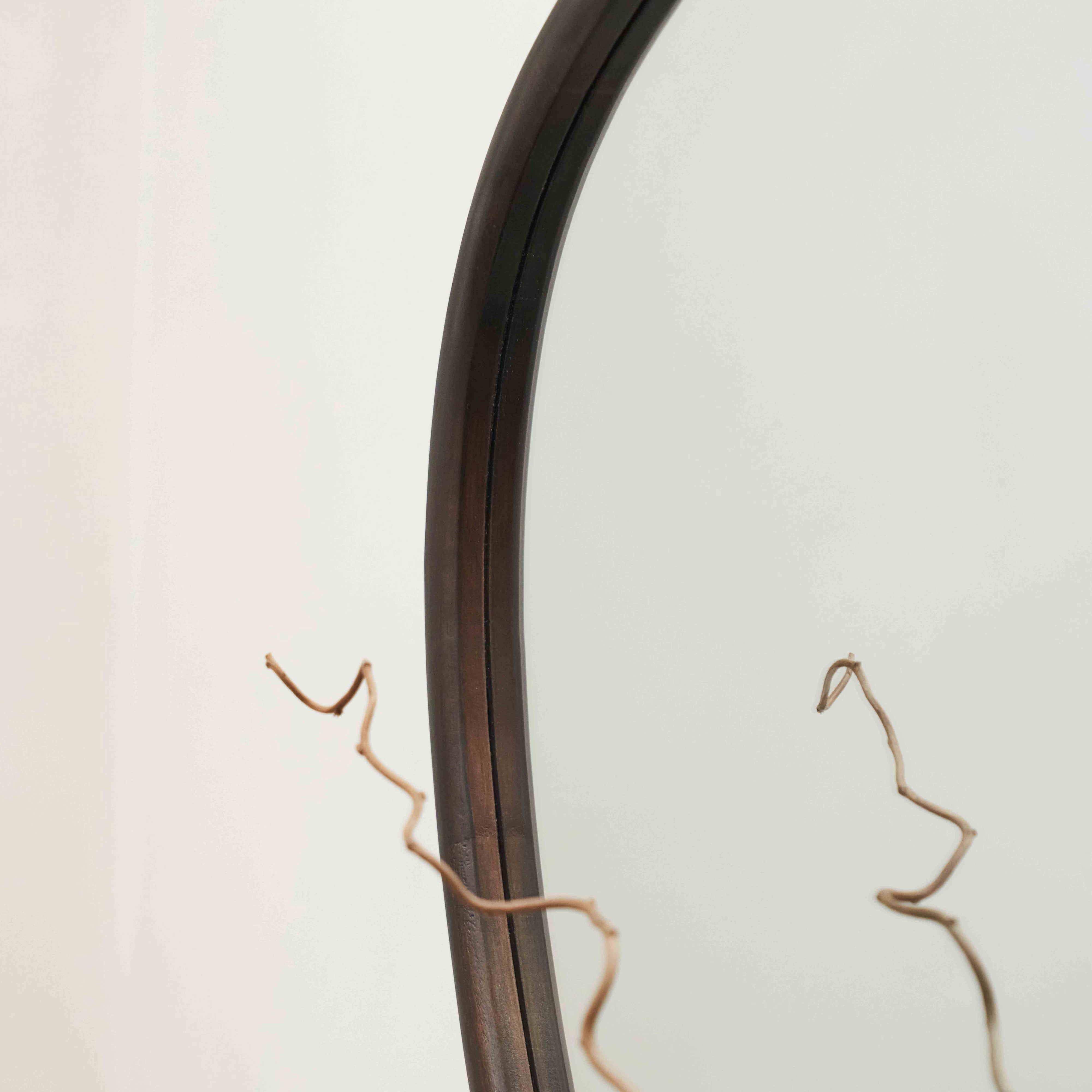 Aaliyah - Miroir Mural Irrégulier en Bois de Paulownia Fini Noyer - 110 x 80 cm Center Kasa