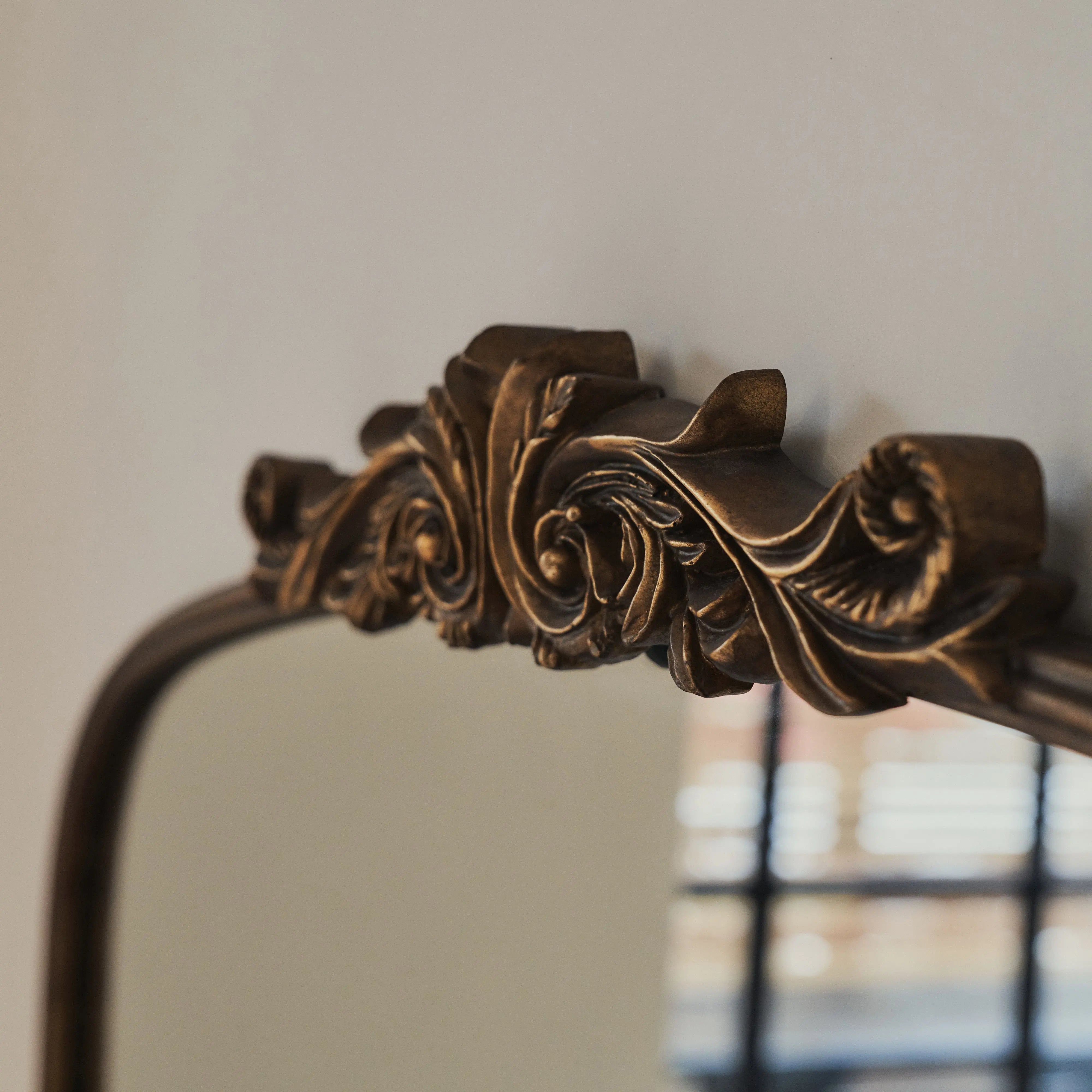 Amelia - Miroir de Cheminée Arqué en Métal Doré - 100 cm x 87 cm Center Kasa