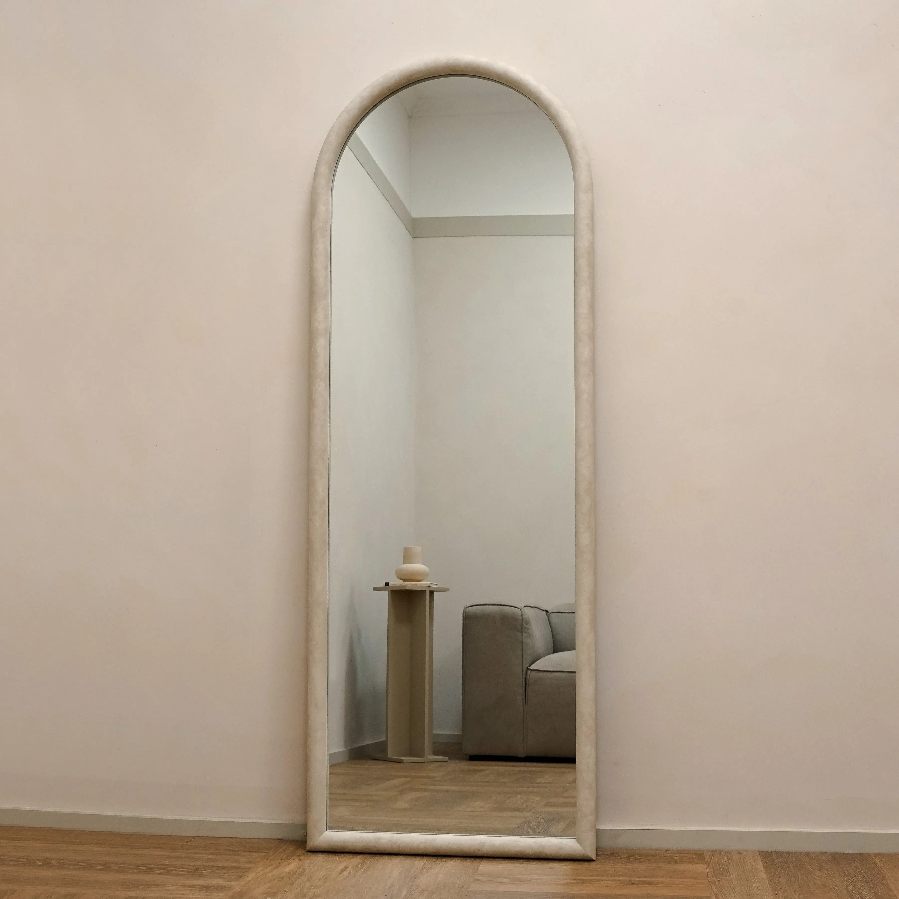Miroir Arqué Amora - Grand Miroir de Plain-Pied Effet Béton (172 cm x 60 cm) Center Kasa