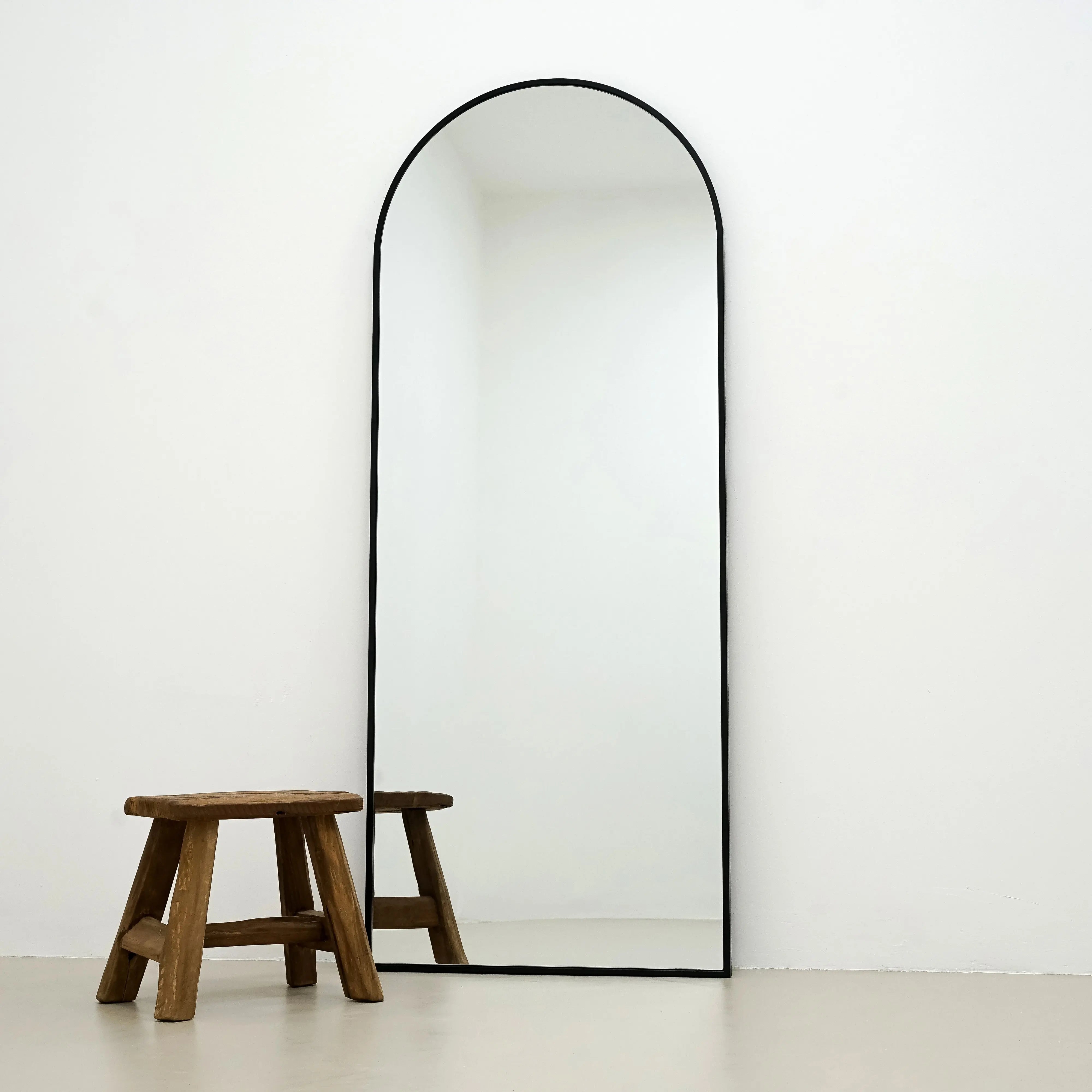 Miroir Arqué Noir Liberty - Pleine Longueur en Métal - 160 cm x 60 cm Center Kasa