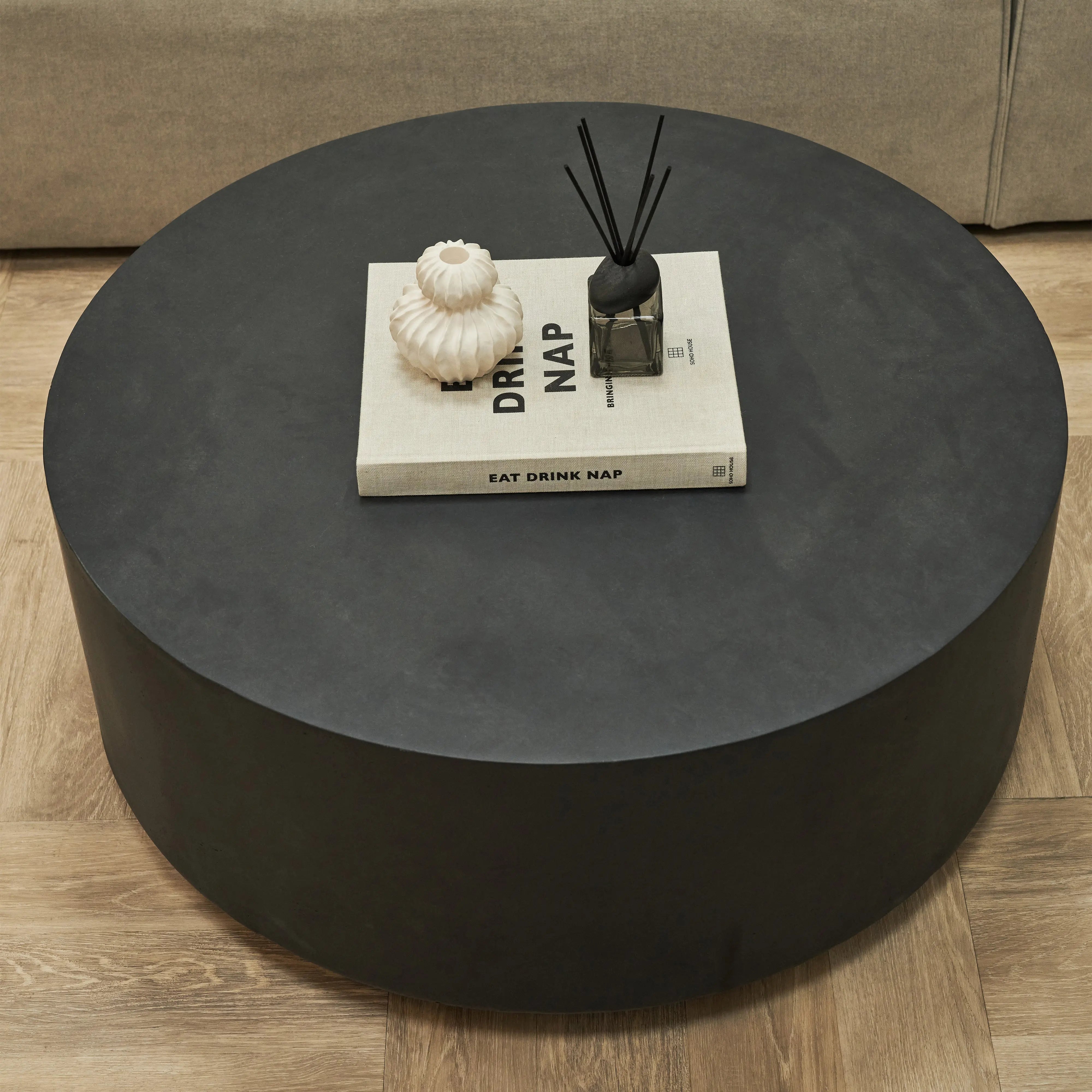 Angelo - Table basse ronde en Onyx au design minimaliste - Grande Center Kasa
