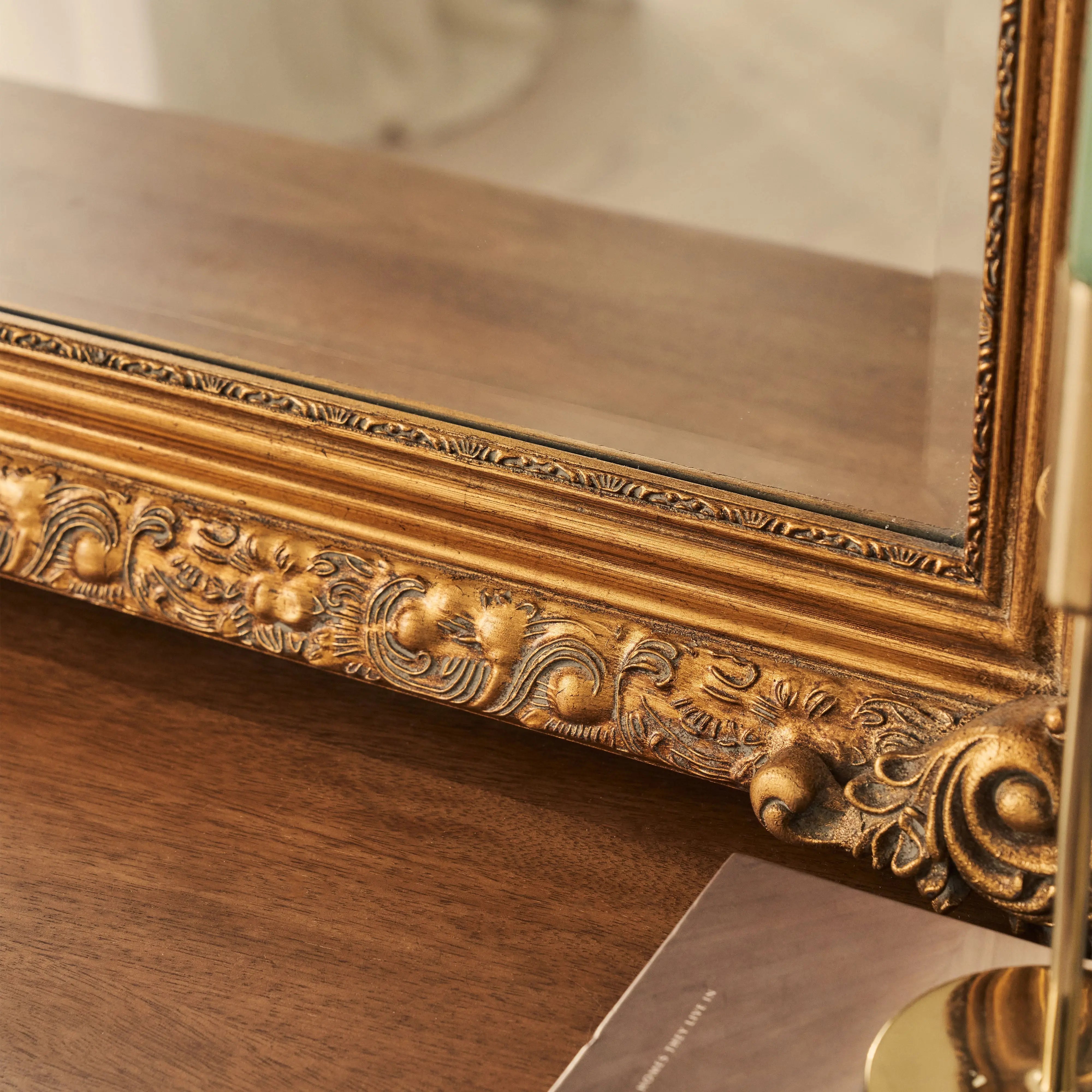 Francesca - Miroir Mural Arqué Orné Style Baroque Doré - 109 cm x 100 cm Center Kasa