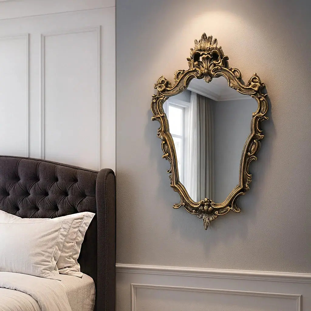 Miroir mural classique doré avec cadre en résine dorée, 40 x 60 Center Kasa