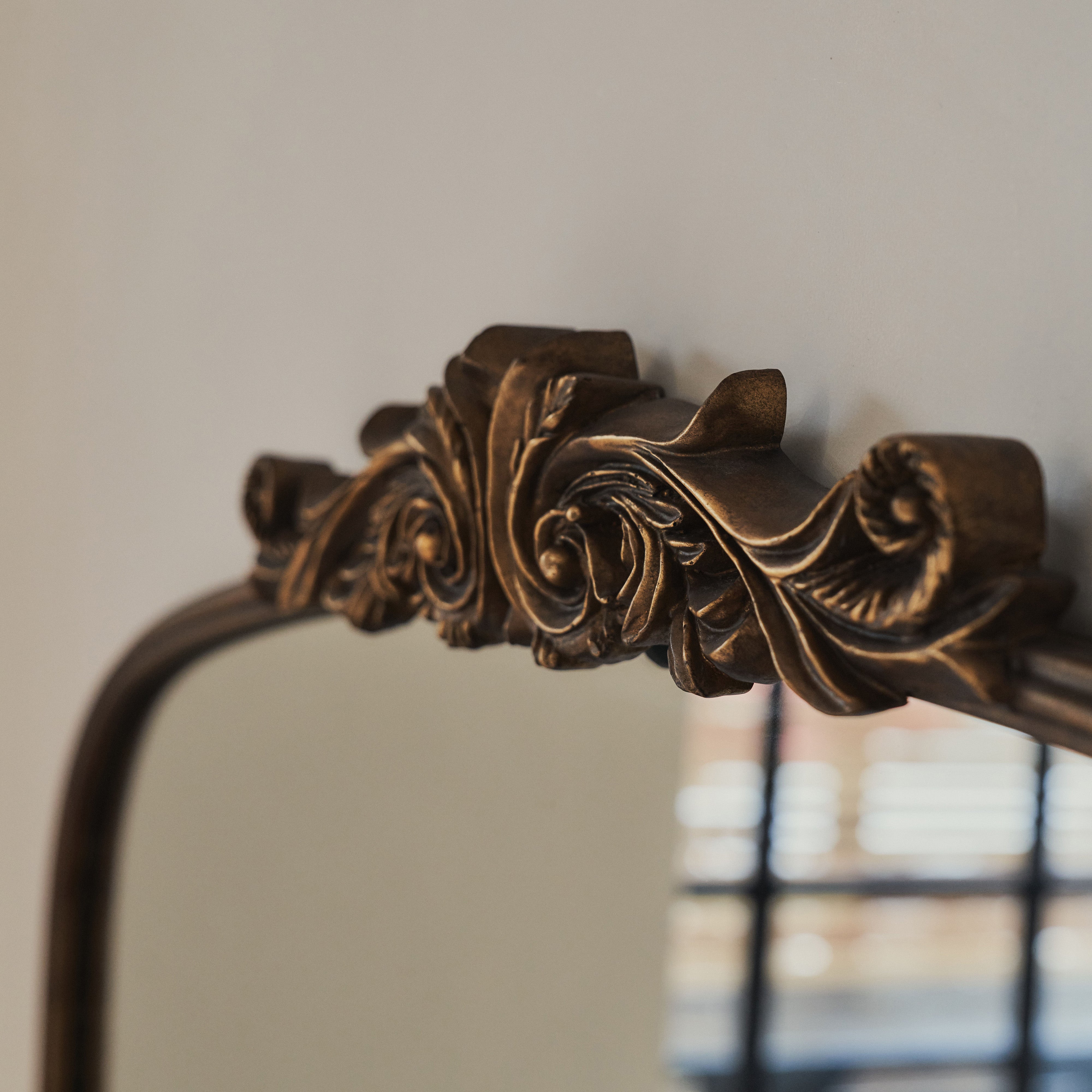 Amelia - Miroir de Cheminée Arqué en Métal Doré - 100 cm x 87 cm Center Kasa