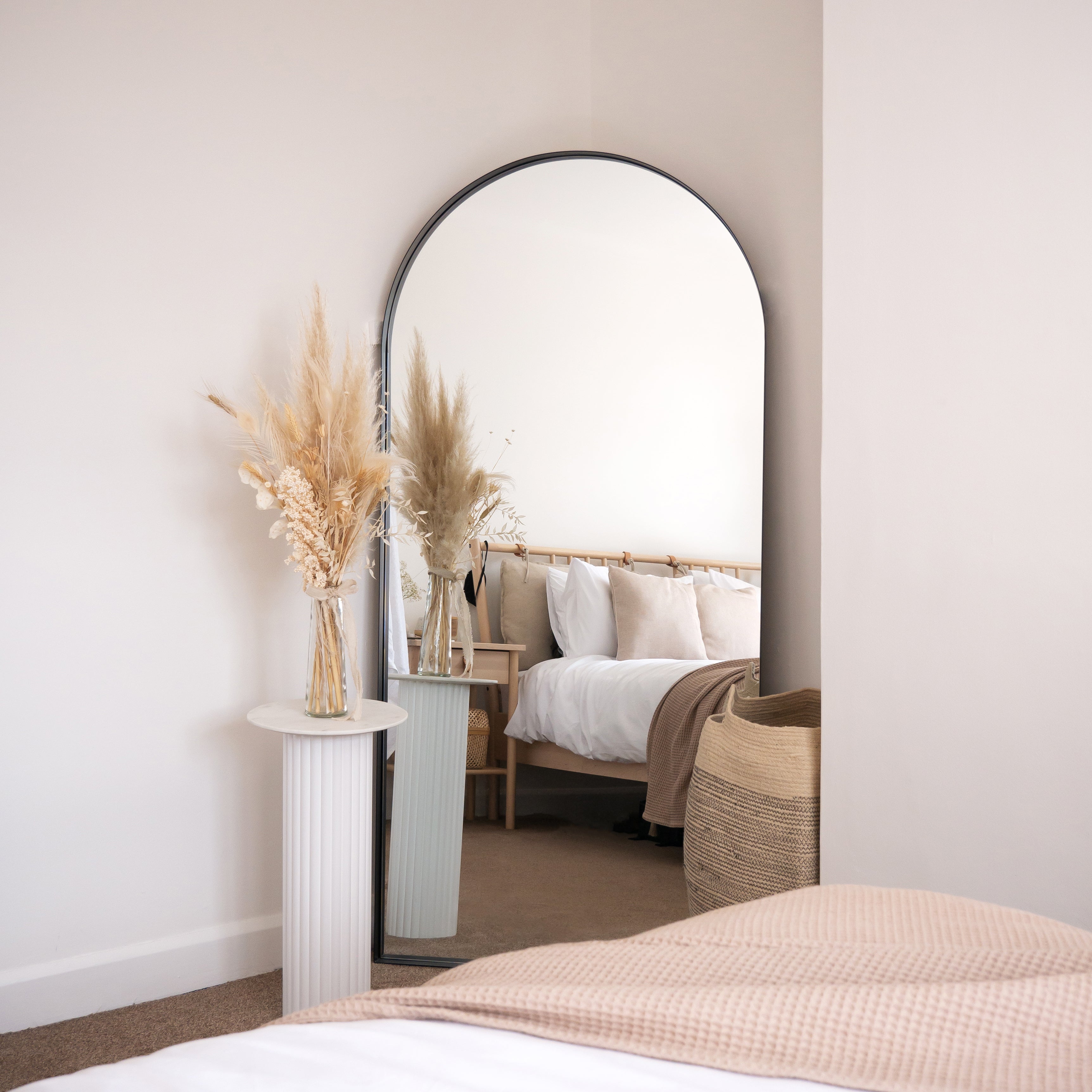 Arcus - Miroir Arqué Pleine Longueur en Métal Noir - 170 cm x 80 cm Center Kasa