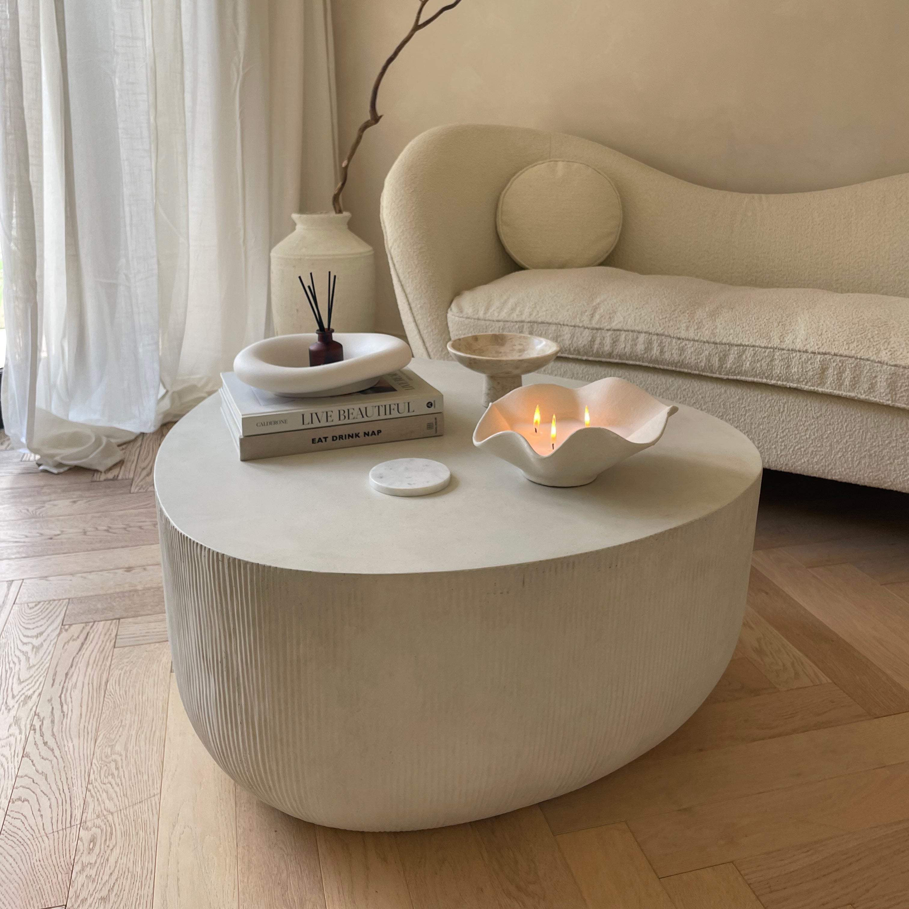 Leonardo - Table Basse Minimaliste en Béton avec Forme Irrégulière - Modèle Grand Luxe Center Kasa
