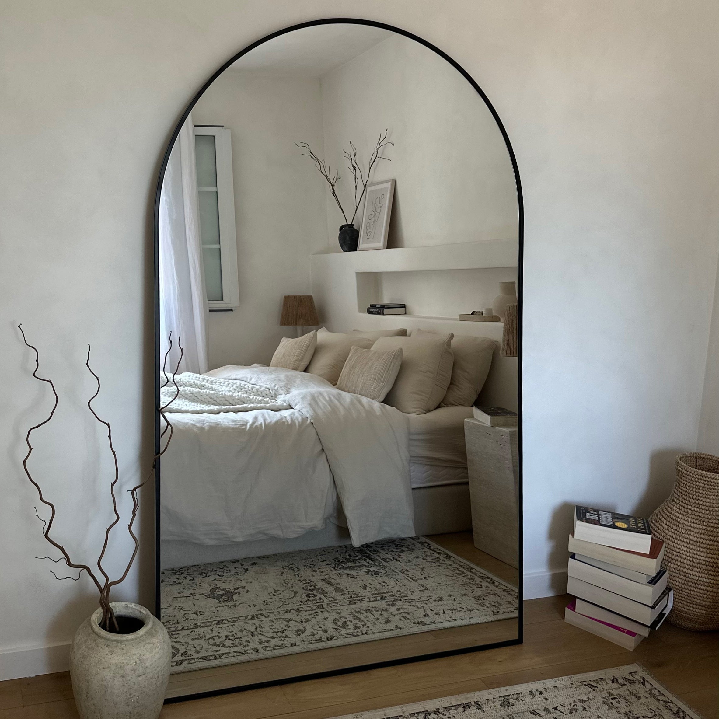 Miroir Arqué XXL en Métal Noir - Style Minimaliste 180 cm x 110 cm Center Kasa
