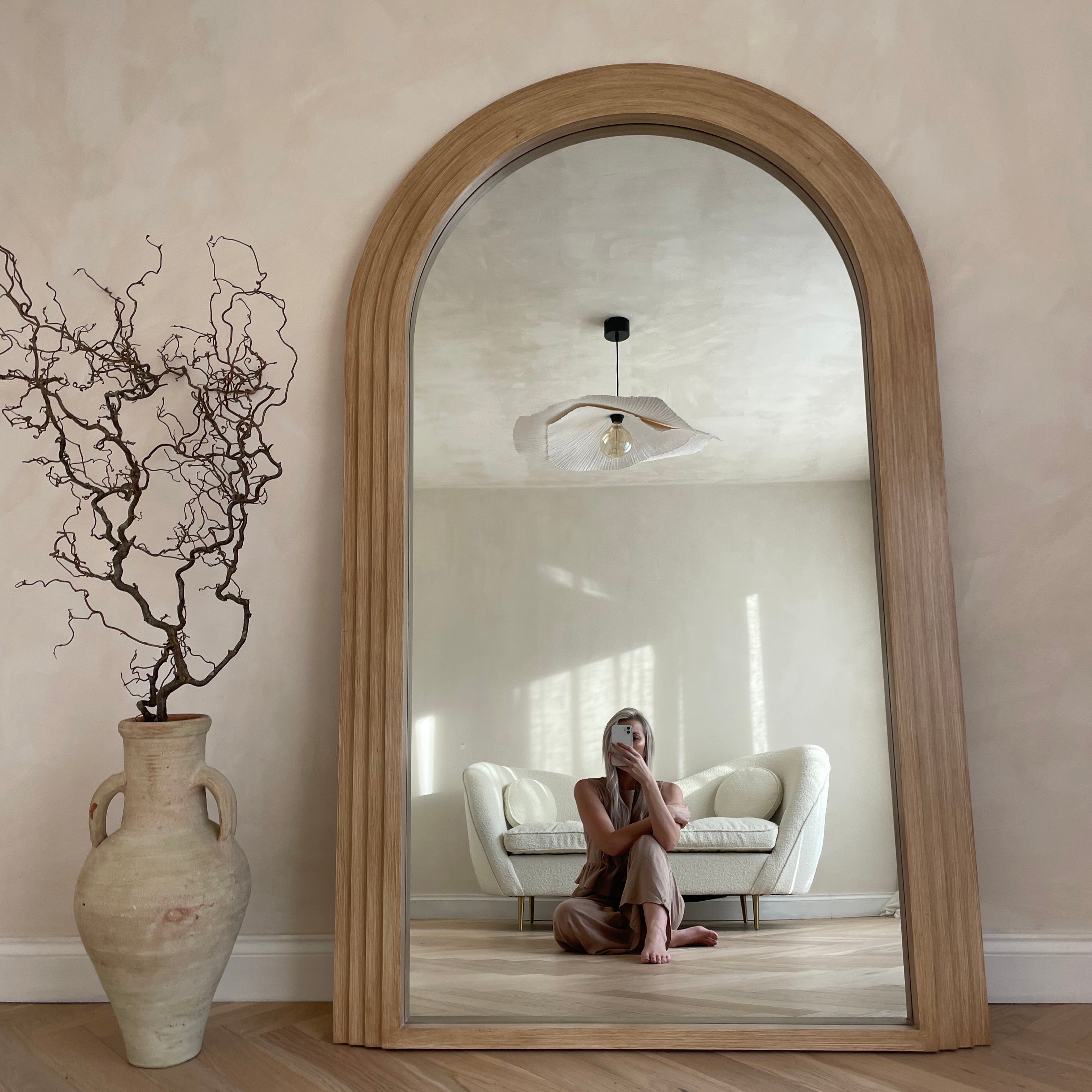 Luciana - Miroir Arqué Pleine Longueur en Bois Lavé - 180 cm x 110 cm Center Kasa