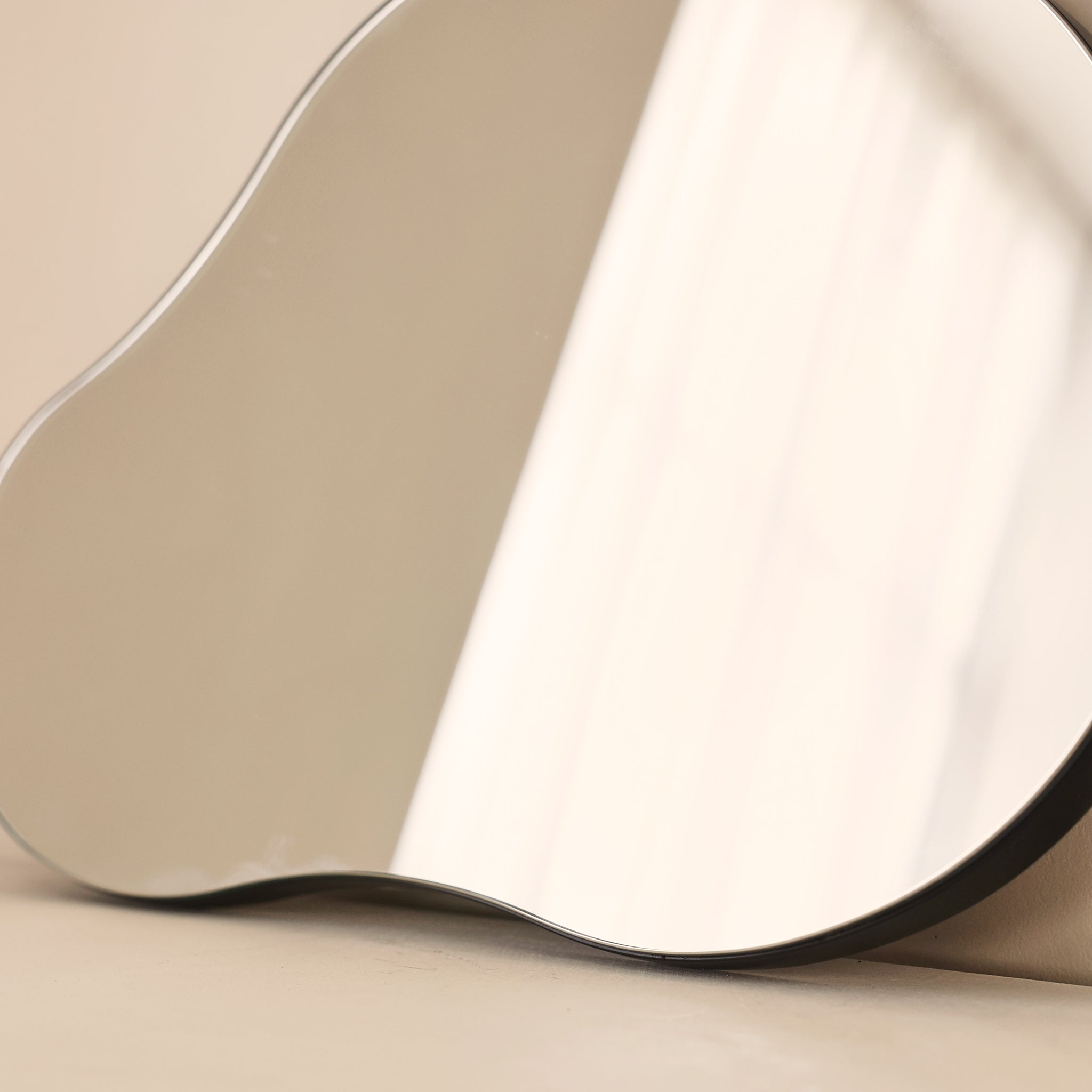 Edge - Miroir Mural Irrégulier Design Sans Cadre - 45 x 30 cm Center Kasa