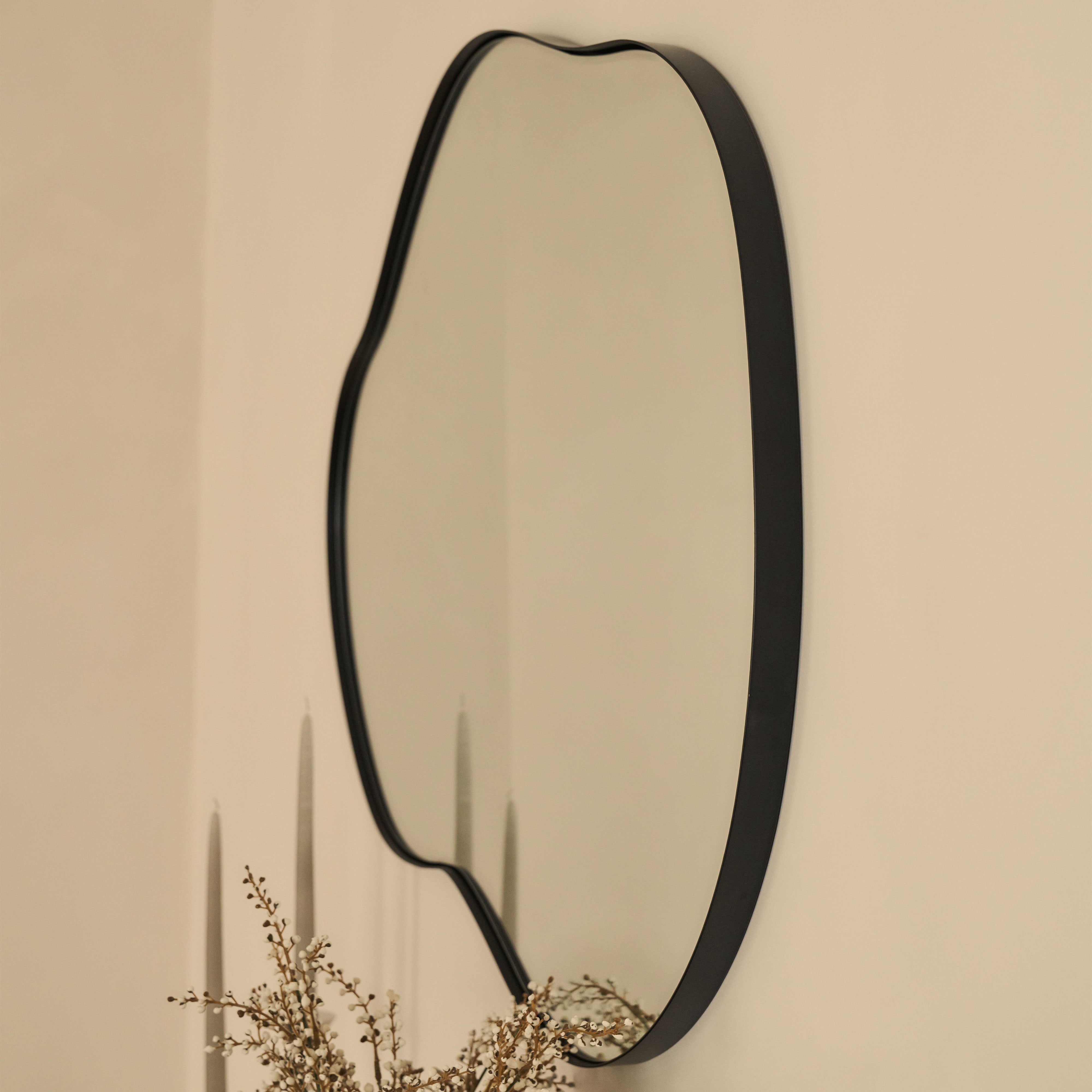 Ava - Miroir Mural Irrégulier Forme Étang Noir Mat - 100 x 70 cm Center Kasa