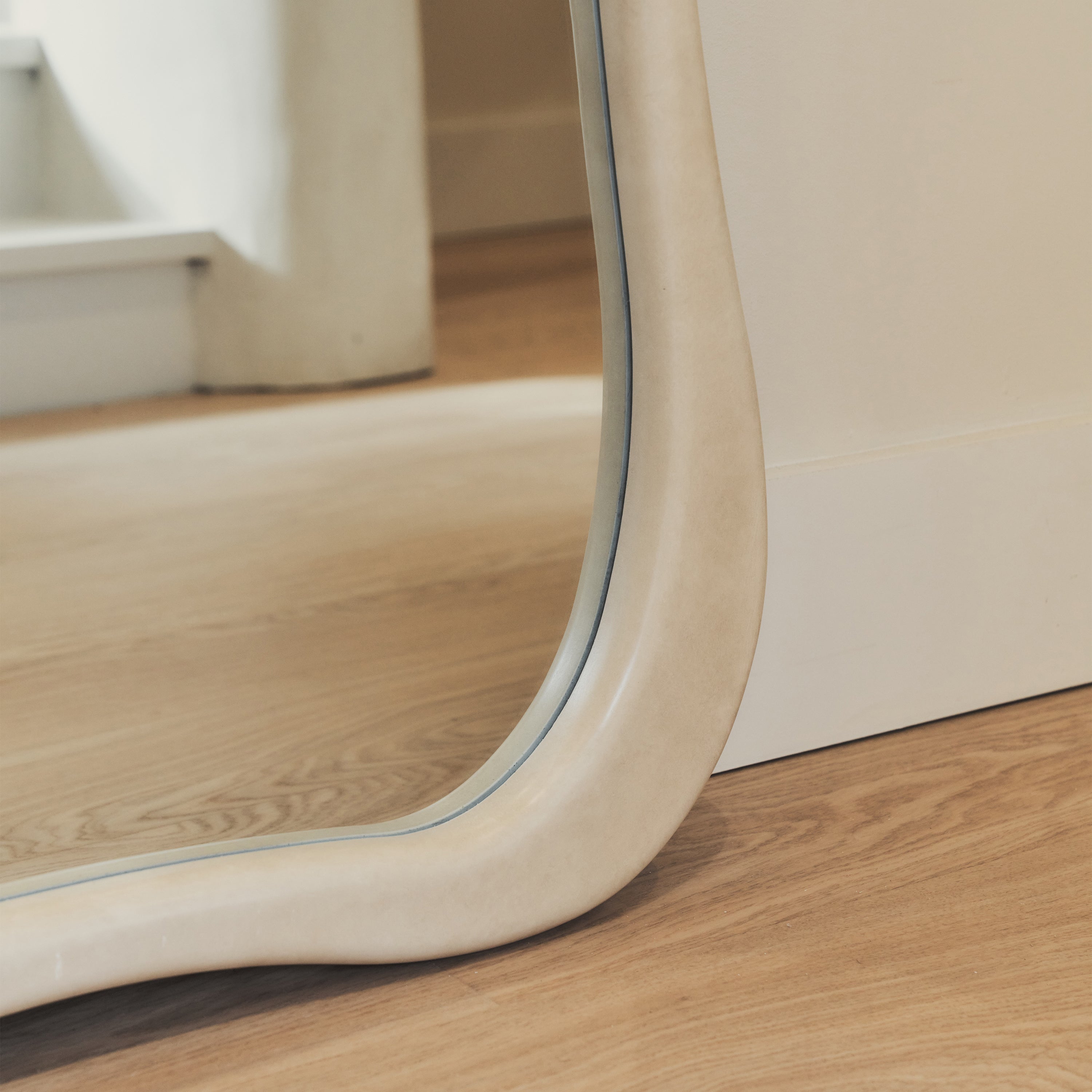 Arcurva - Grand Miroir Irrégulier Design Béton 190 cm x 120 cm Center Kasa