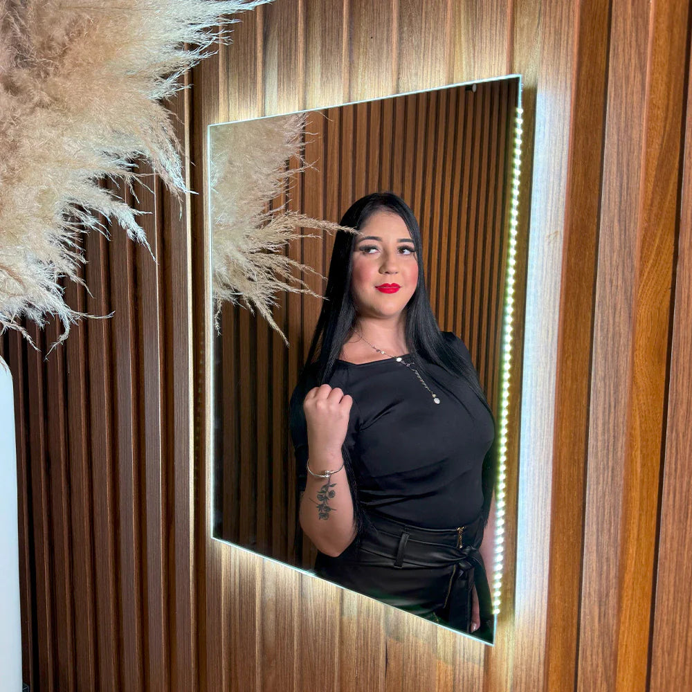 Miroir rectangulaire étroit avec LED Center Kasa