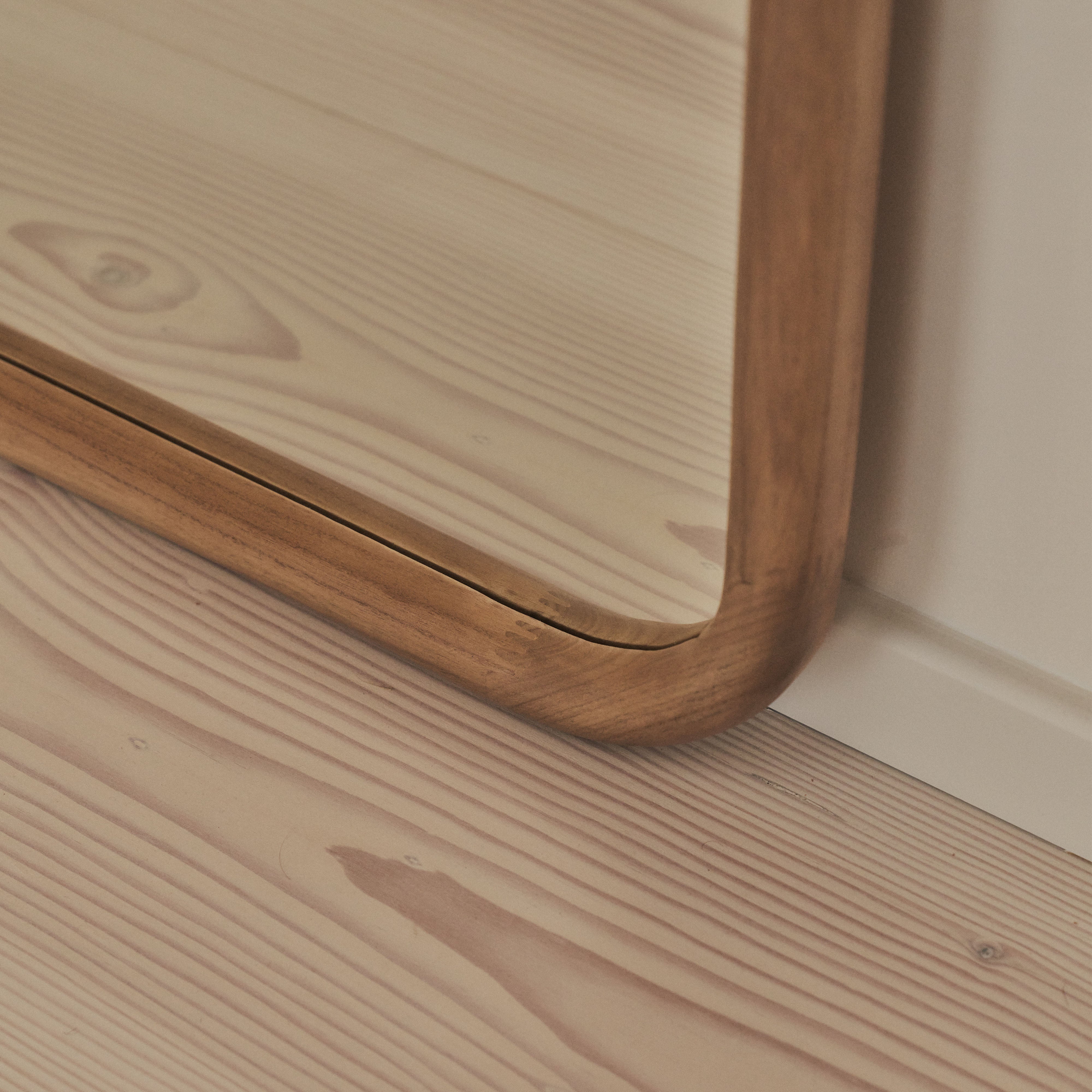 Miroir Arqué Pleine Longueur Amora en Bois Chaud - 190 cm x 100 cm Center Kasa